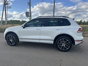 Volkswagen Touareg, 2017г, полный привод, автомат