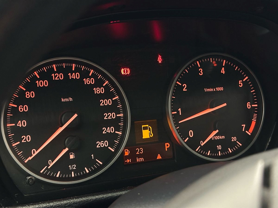 BMW X1, 2012г., задний привод, автомат