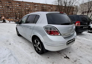 Opel Astra, 2010г, передний привод, робот