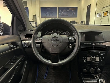 Opel Astra, 2009г, передний привод, механика