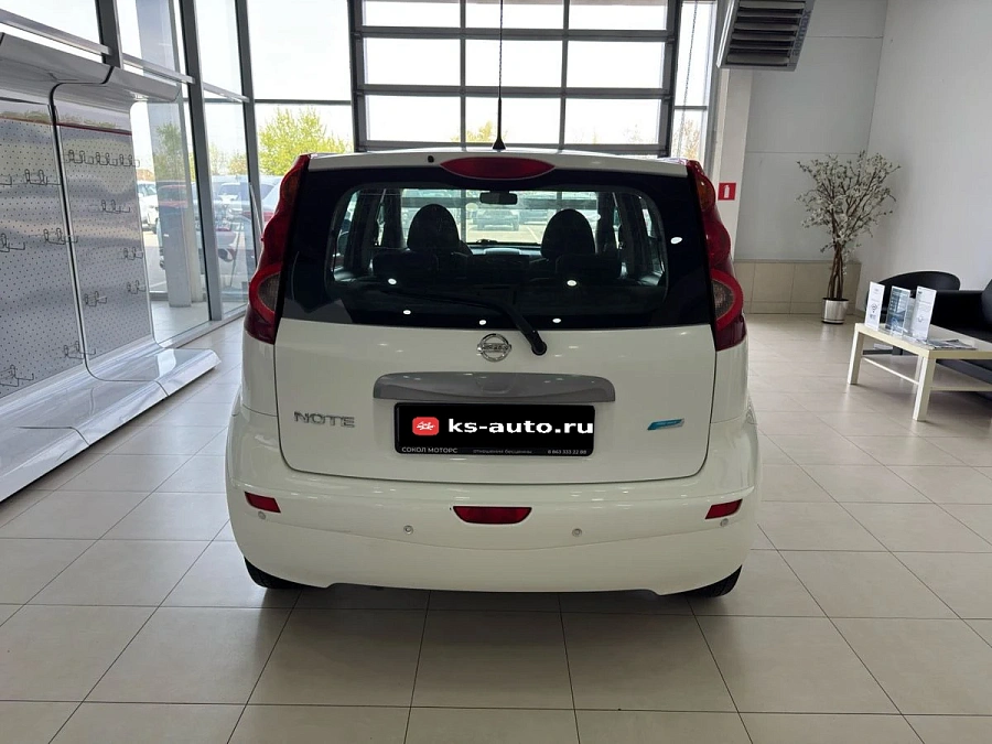 Nissan Note, 2011г., передний привод, механика
