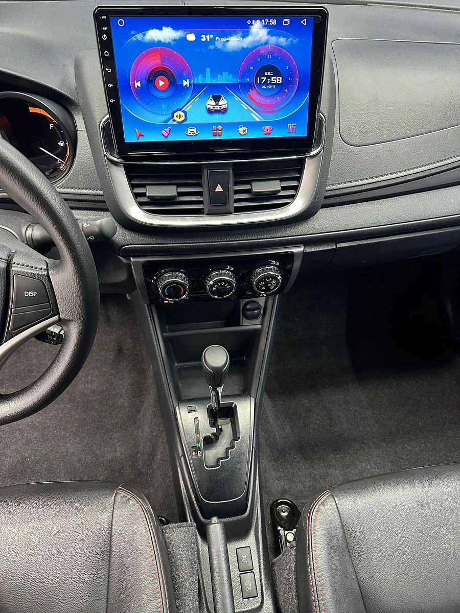 Toyota Yaris, 2021г., передний привод, вариатор