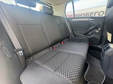 Volkswagen Golf, 2011г, передний привод, механика