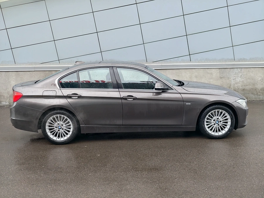 BMW 3 серии, 2012г., задний привод, автомат