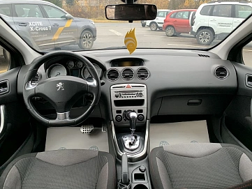 Peugeot 308, 2011г, передний привод, автомат