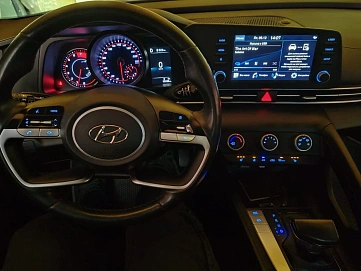 Hyundai Elantra, 2021г, передний привод, автомат