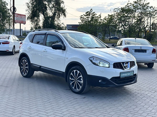 Nissan Qashqai, 2013г., передний привод, вариатор