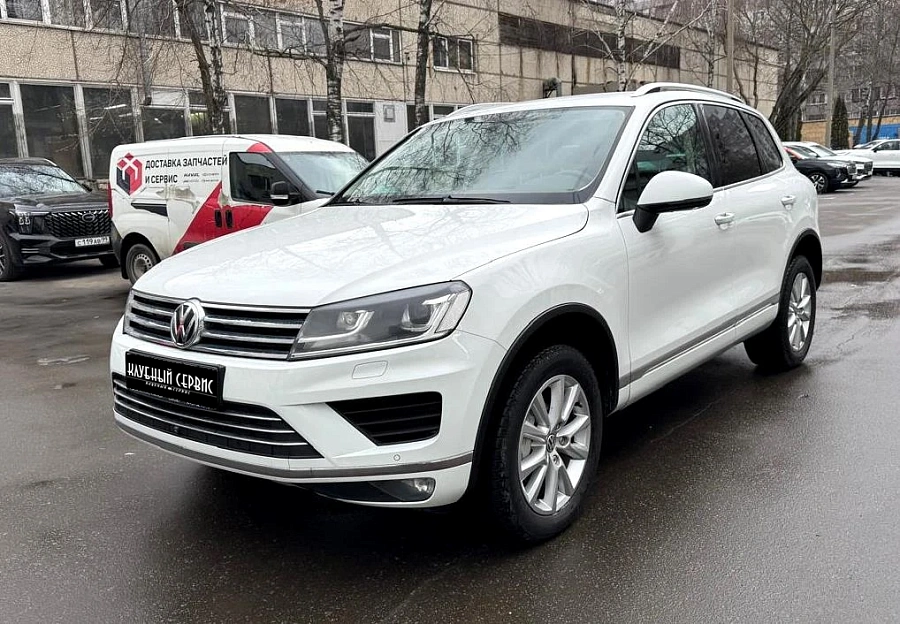 Volkswagen Touareg, 2017г., полный привод, автомат