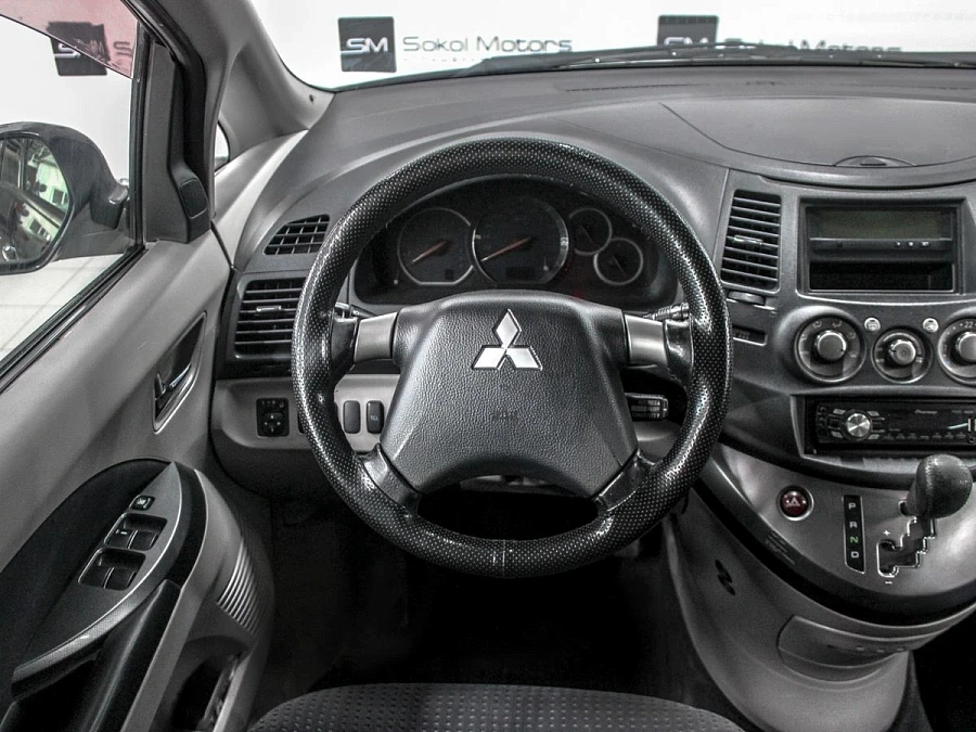 Mitsubishi Grandis, 2006г., полный привод, автомат