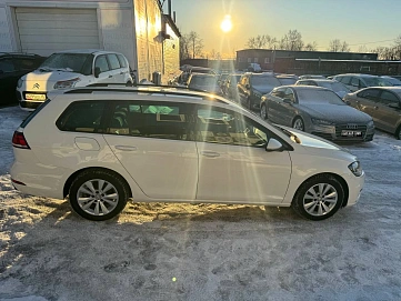 Volkswagen Golf, 2019г, передний привод, механика