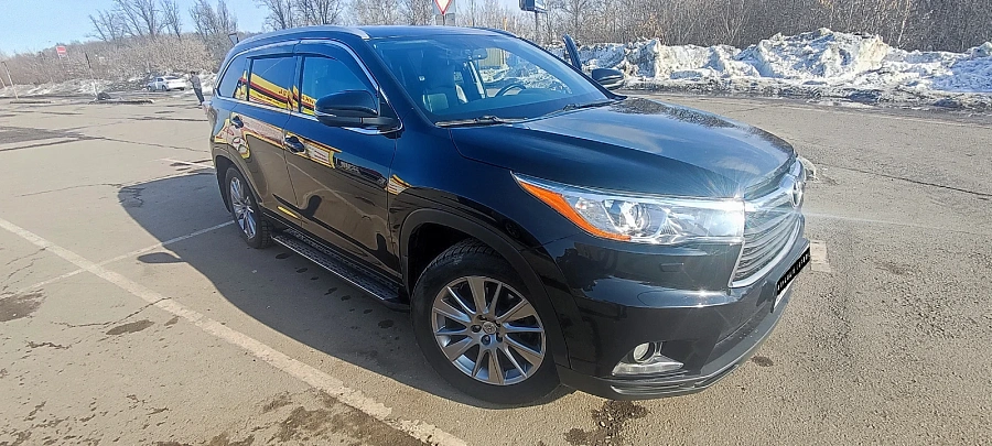 Toyota Highlander, 2014г., передний привод, автомат