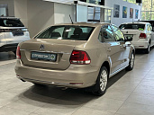Volkswagen Polo, 2015г., передний привод, автомат