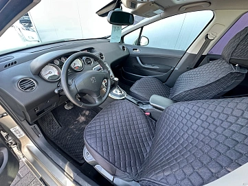 Peugeot 308, 2010г, передний привод, автомат