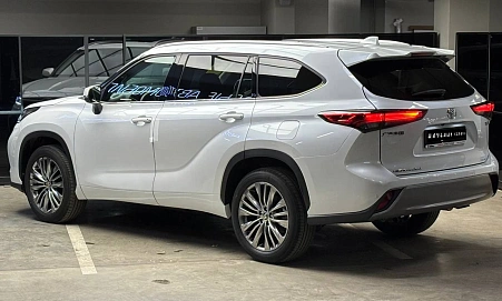 Toyota Highlander, 2025г, полный привод, автомат