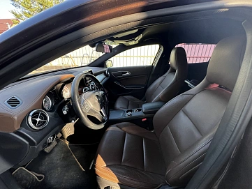 Mercedes-Benz GLA, 2014г, передний привод, робот