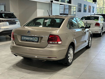 Volkswagen Polo, 2015г, передний привод, автомат