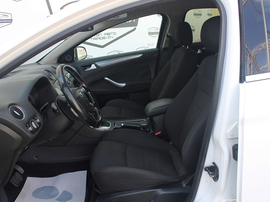 Ford Mondeo, 2012г., передний привод, робот