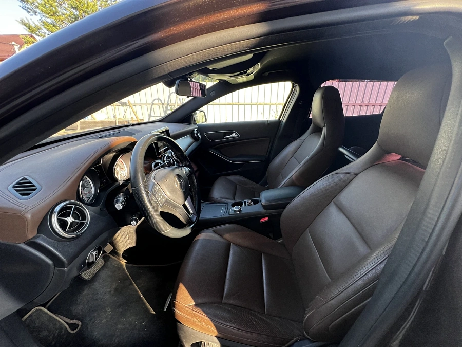 Mercedes-Benz GLA, 2014г., передний привод, робот