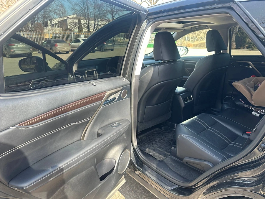 Lexus RX, 2018г., полный привод, автомат