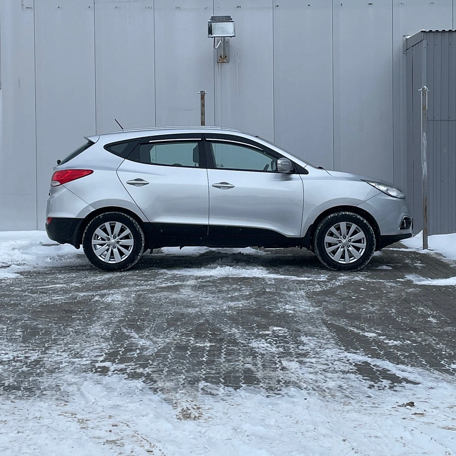 Hyundai ix35, 2011г., передний привод, автомат