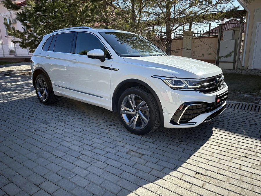 Volkswagen Tiguan, 2021г., полный привод, робот