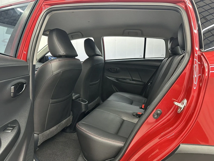 Toyota Yaris, 2021г., передний привод, вариатор