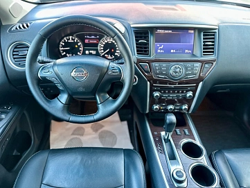 Nissan Pathfinder, 2014г, передний привод, автомат