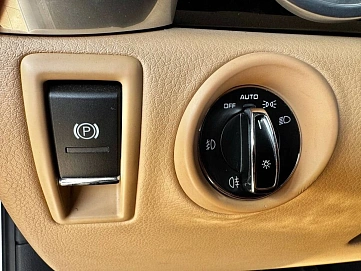 Porsche Cayenne, 2015г, полный привод, автомат