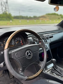 Mercedes-Benz E-Класс, 1998г, задний привод, автомат