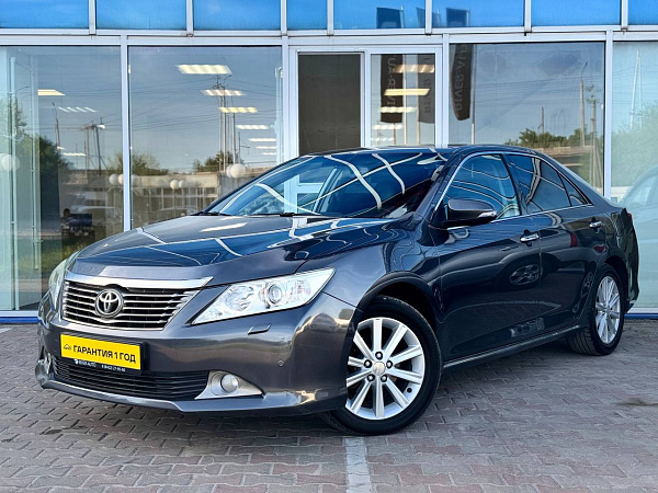 Toyota Camry, 2012г., передний привод, автомат