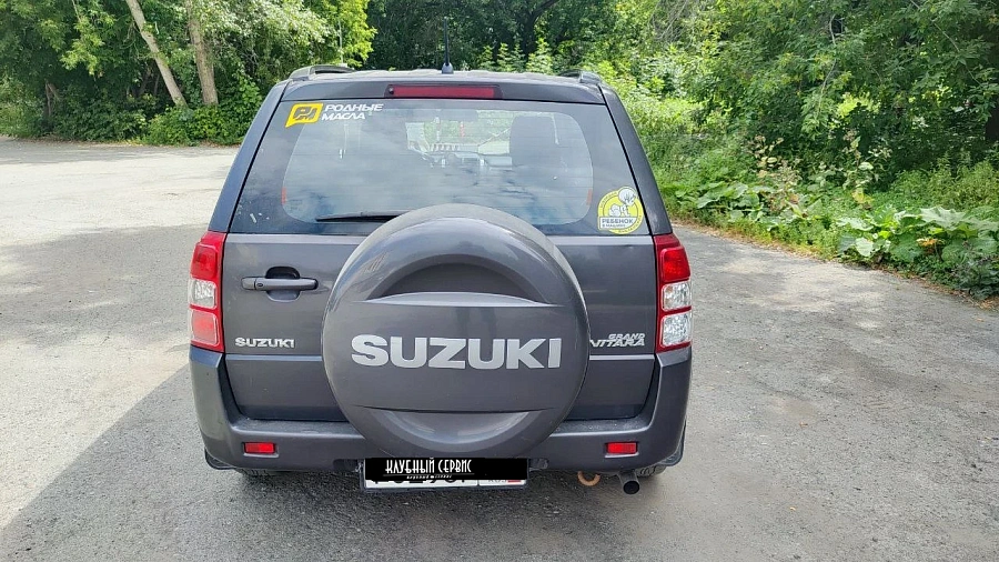 Suzuki Grand Vitara, 2010г., задний привод, автомат