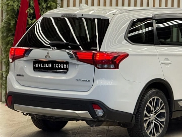 Mitsubishi Outlander, 2018г, передний привод, вариатор