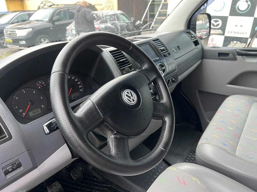 Volkswagen Caravelle, 2009г., передний привод, механика