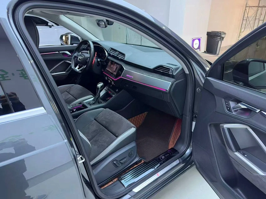 Audi Q3, 2021г., передний привод, робот