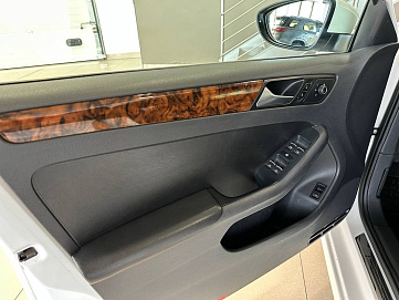 Volkswagen Jetta, 2015г, передний привод, робот