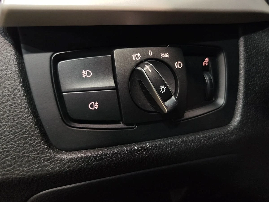 BMW 3 серии, 2015г., задний привод, автомат