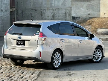 Toyota Prius Alpha, 2016г, передний привод, автомат