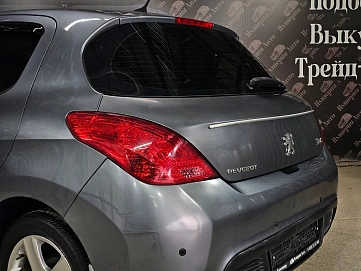 Peugeot 308, 2010г., передний привод, автомат