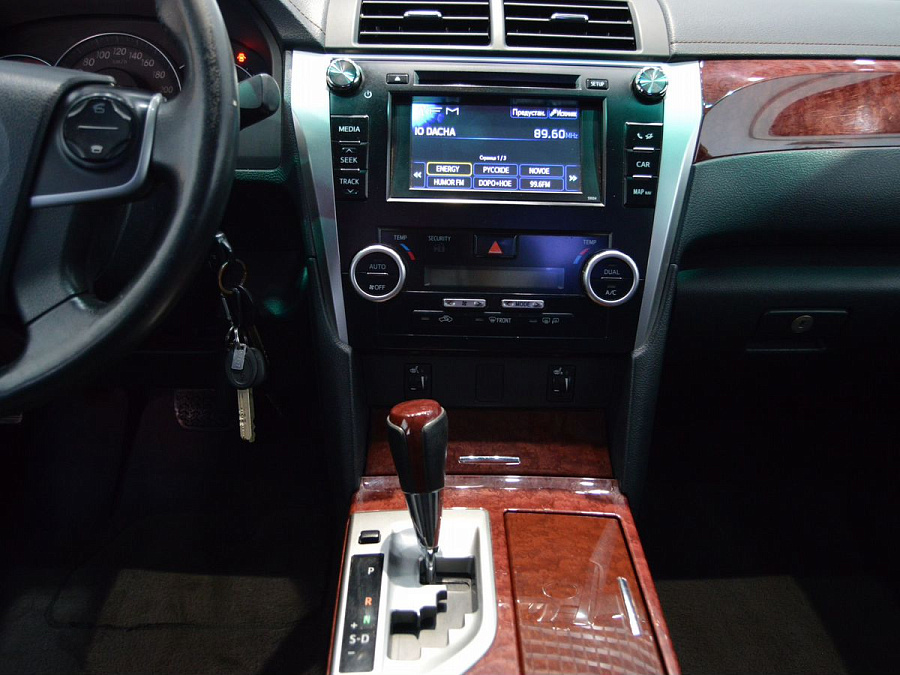 Toyota Camry, 2014г., передний привод, автомат