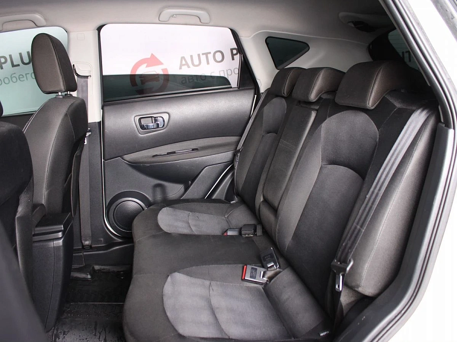 Nissan Qashqai, 2013г., передний привод, вариатор