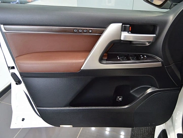 Toyota Land Cruiser, 2017г, полный привод, автомат
