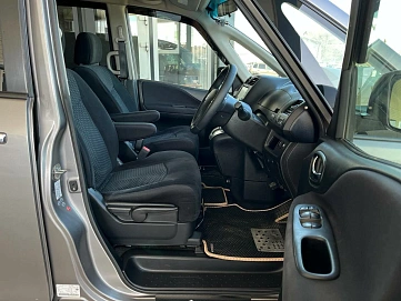 Suzuki Landy, 2012г, передний привод, автомат