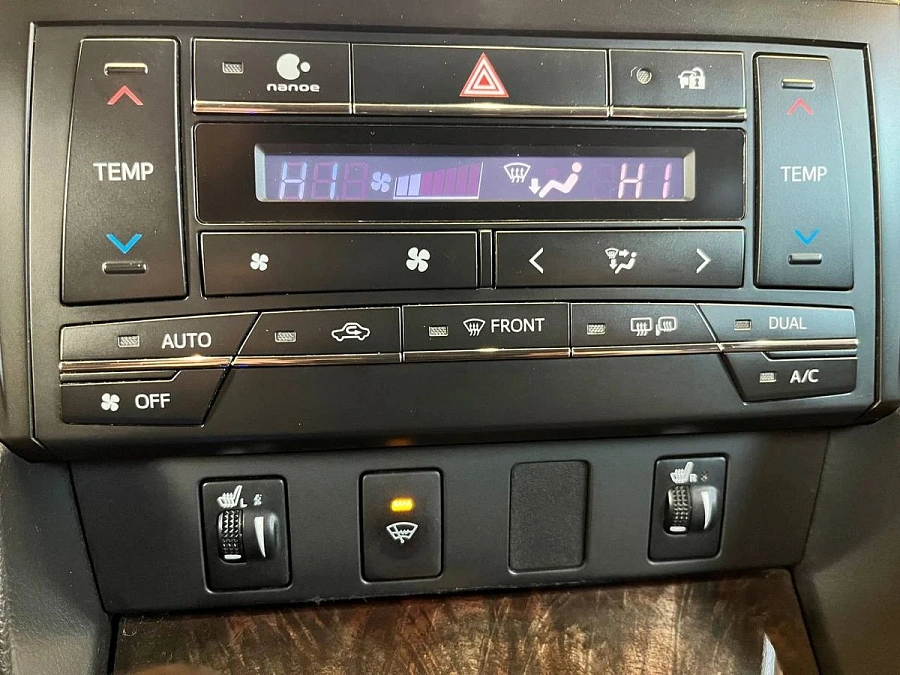 Toyota Camry, 2017г., передний привод, автомат