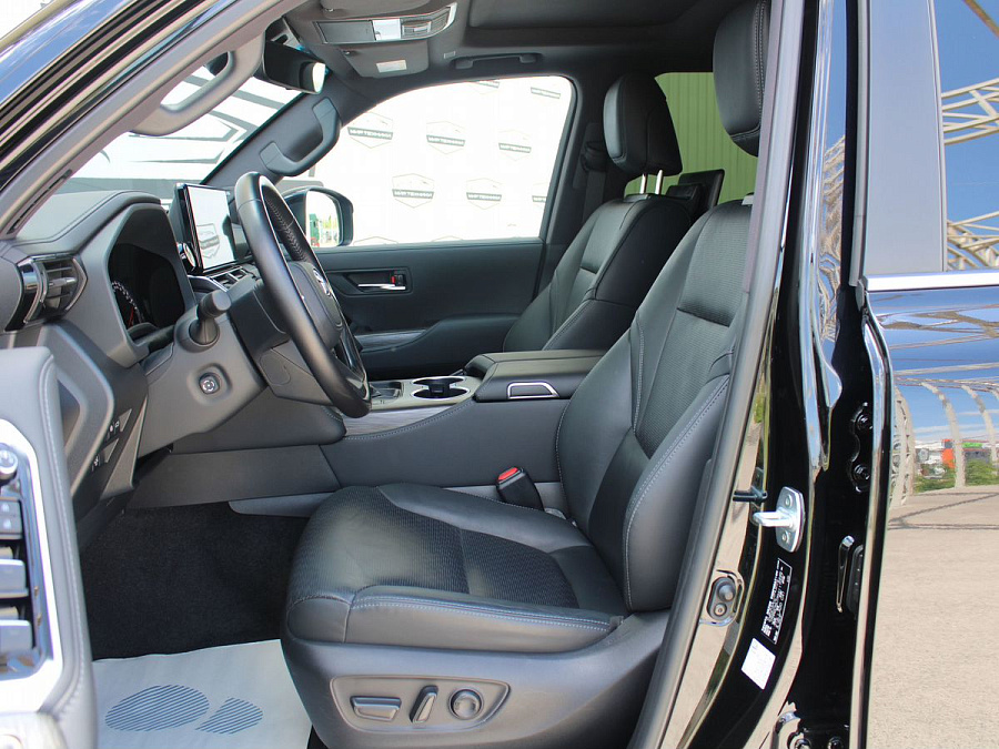 Toyota Land Cruiser, 2023г., полный привод, автомат