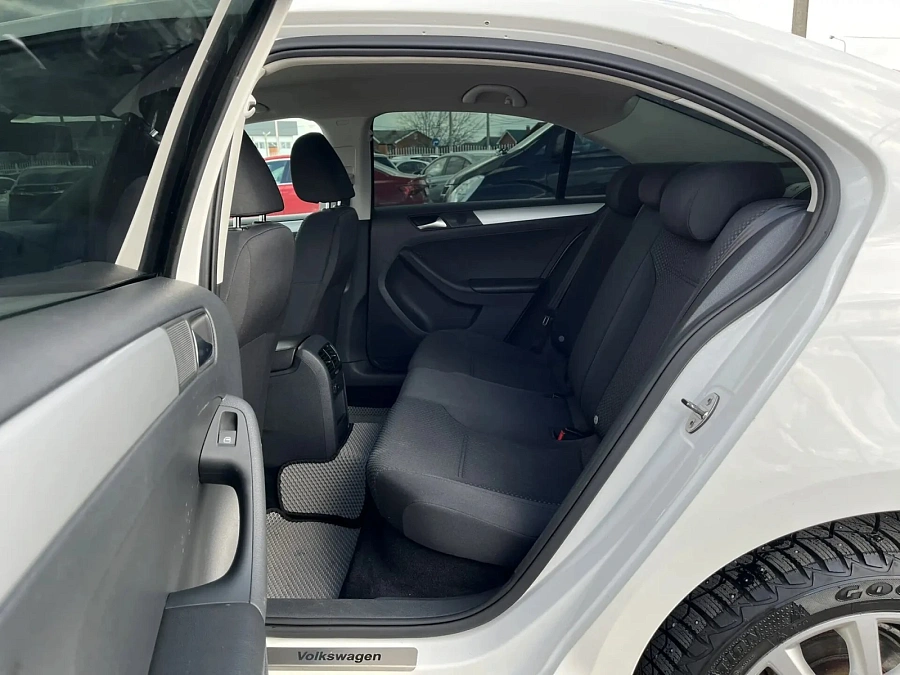 Volkswagen Jetta, 2013г., передний привод, робот
