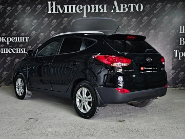 Hyundai ix35, 2012г., передний привод, автомат