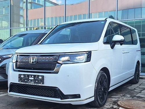 Honda Stepwgn, 2024г, передний привод, вариатор
