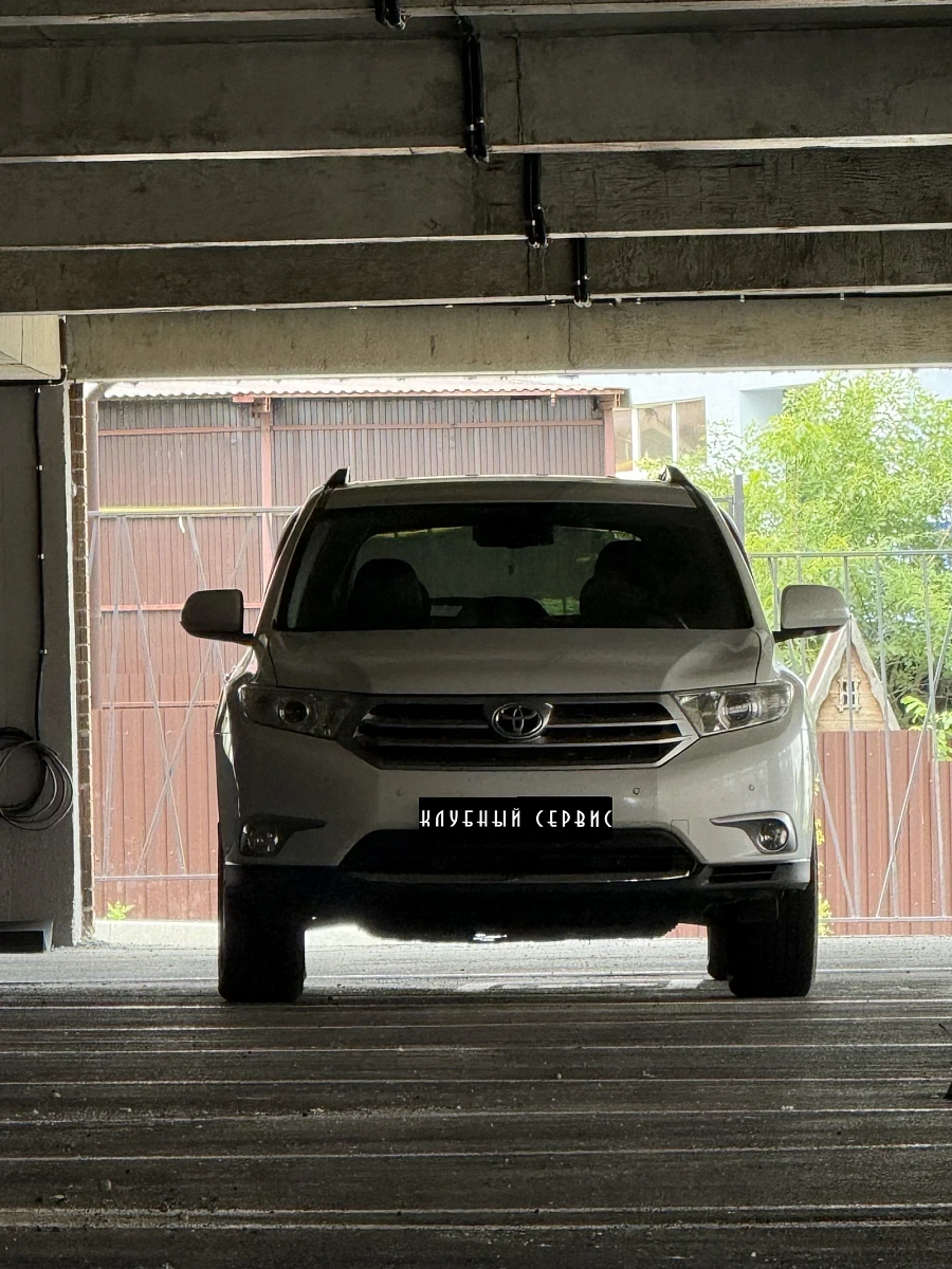 Toyota Highlander, 2013г., полный привод, автомат