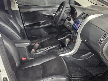Toyota Corolla, 2011г., передний привод, автомат