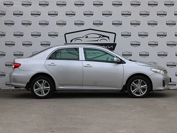 Toyota Corolla, 2012г, передний привод, автомат